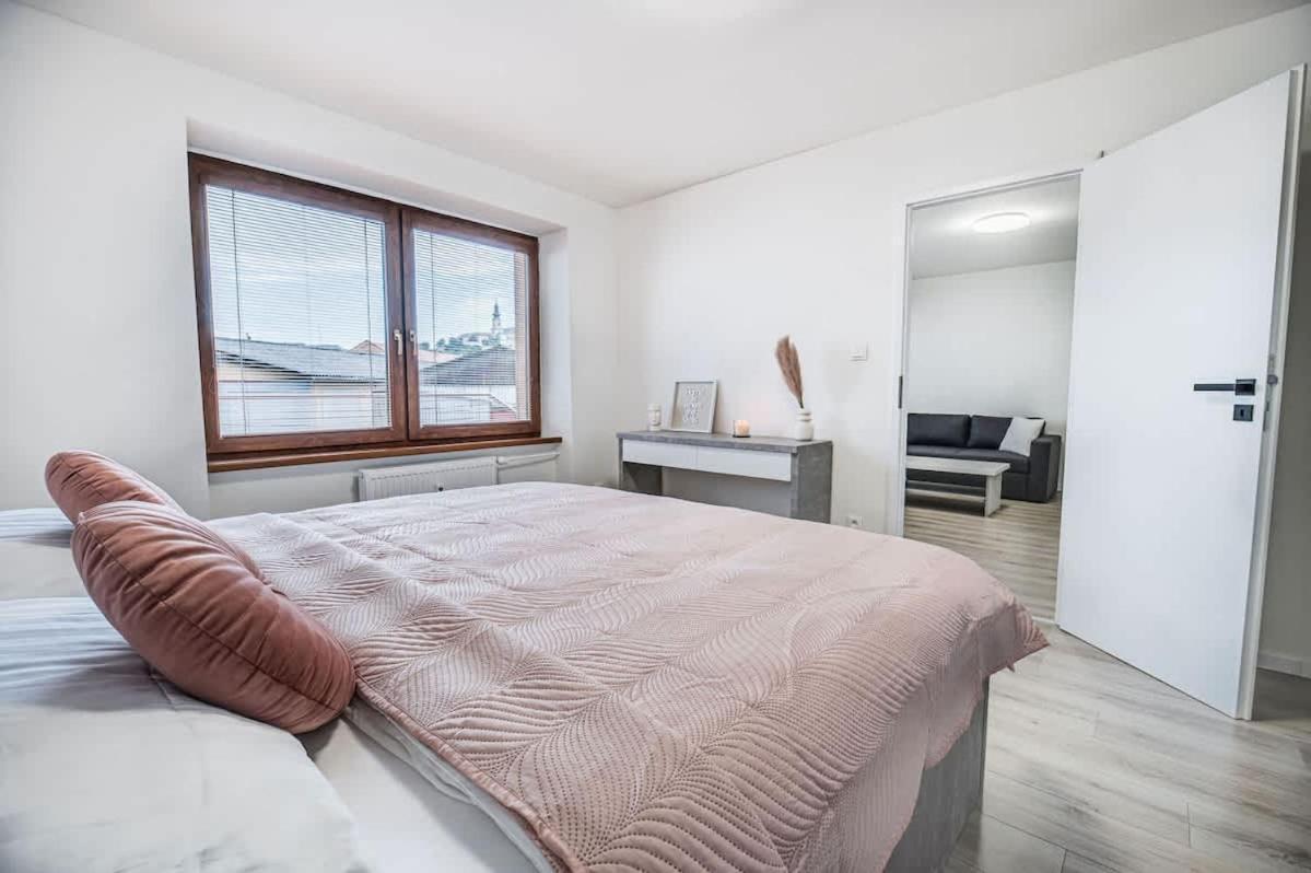 Nitra Castle Suite - Modern Elegance & Serenity 外观 照片