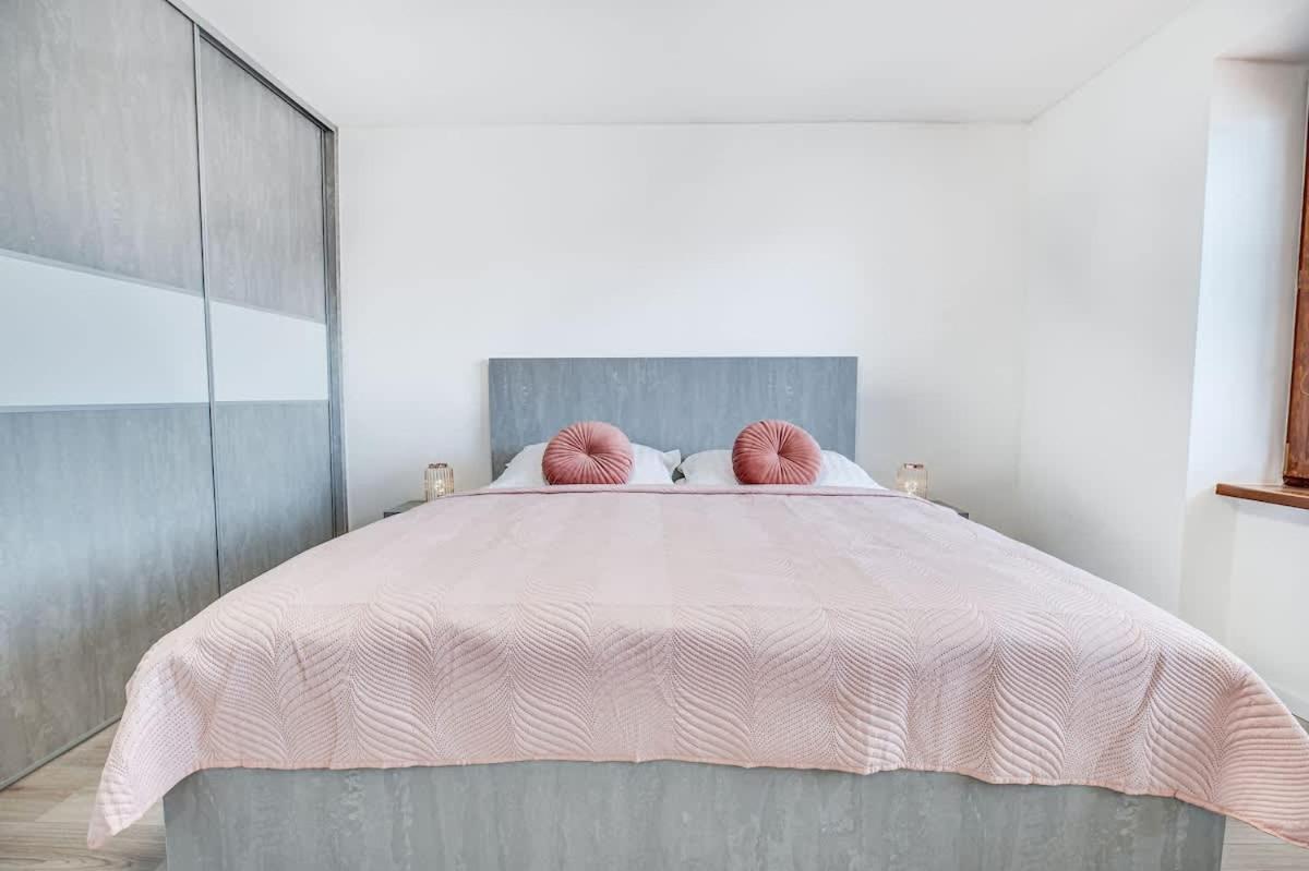 Nitra Castle Suite - Modern Elegance & Serenity 外观 照片